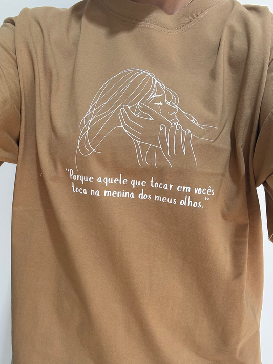 Menina dos olhos T-shirt