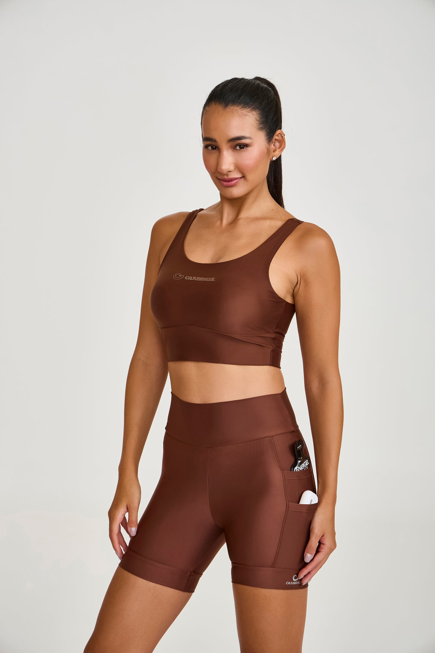 Athletic shorts with double pocket