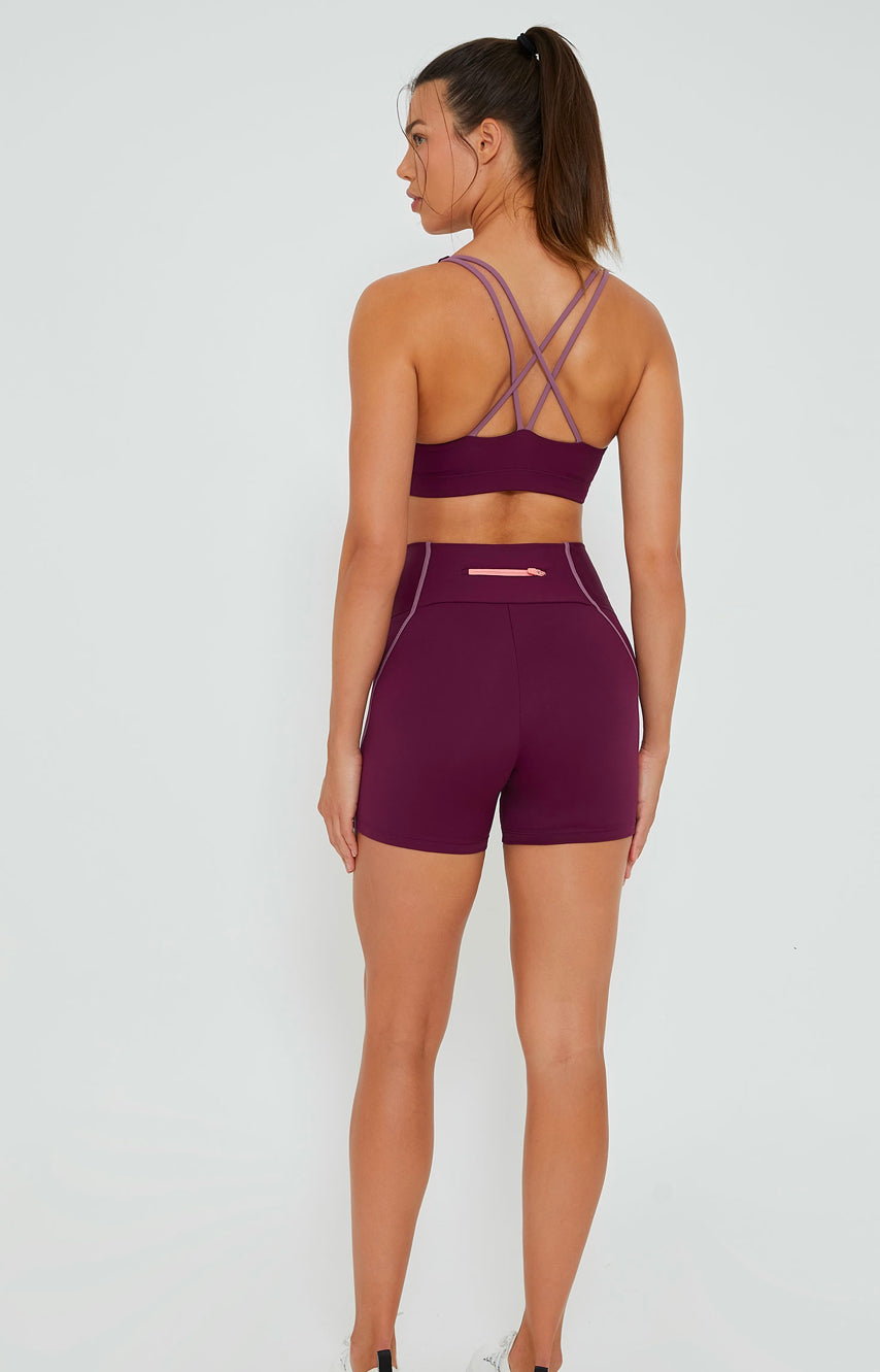 Bermuda shorts with zipper pocket